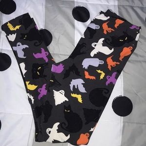 LuLaRoe OS Halloween leggings.